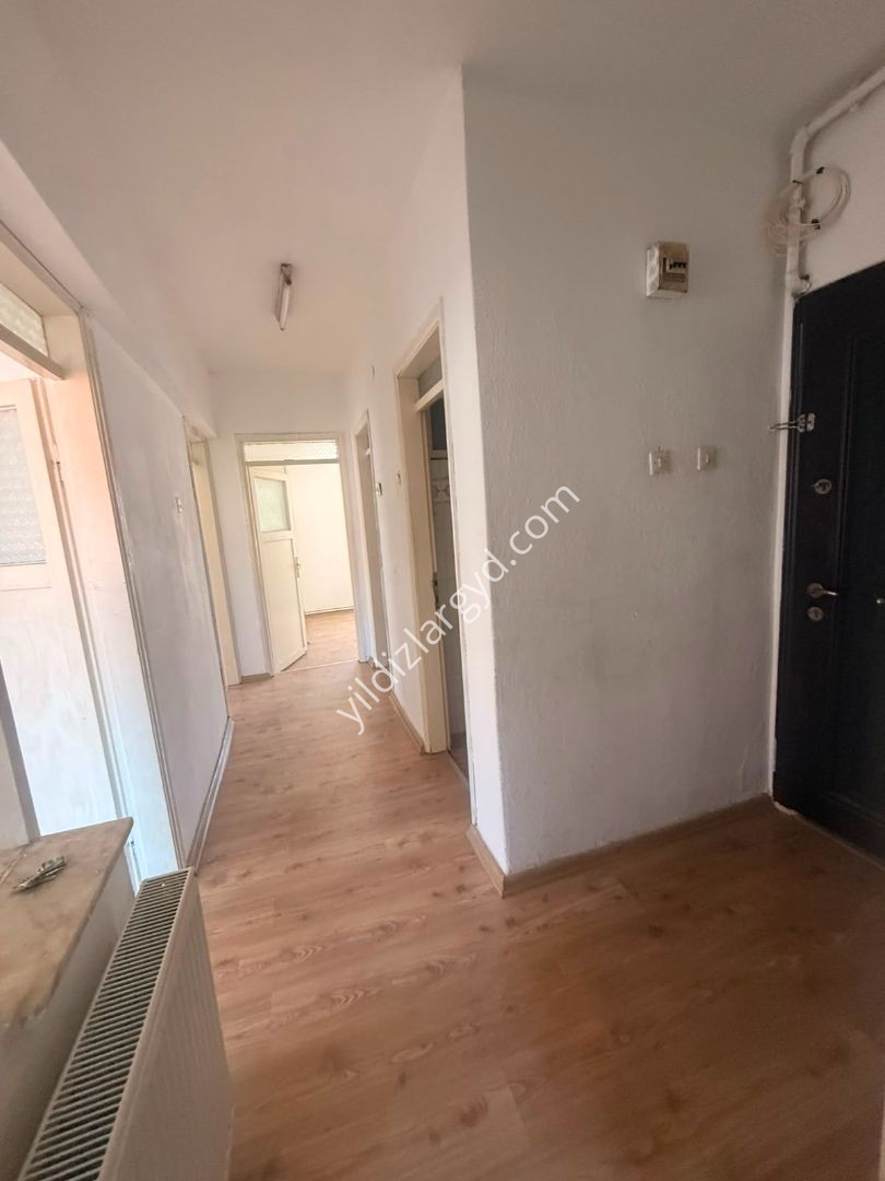 EMİRBEYAZIT MAHALLESİ’NDE ANA CADDE ÜZERİNDE KİRALIK 2+1 DAİRE