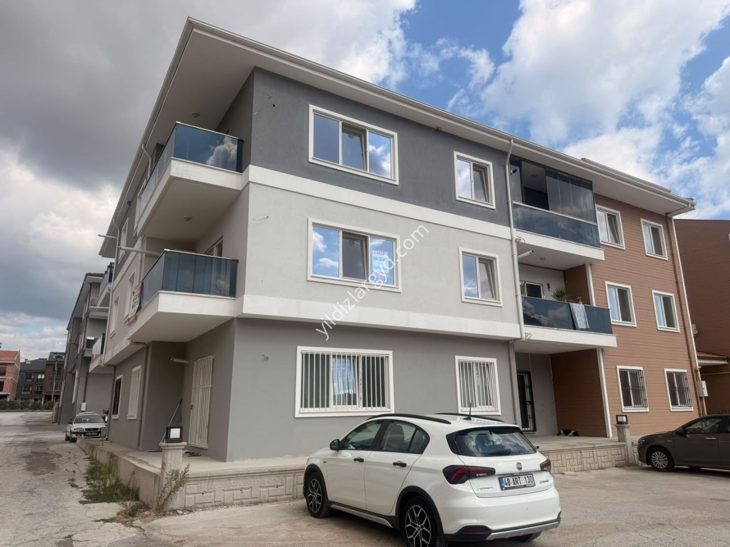 MUĞLA BAYIR MAH. SATILIK ASANSÖRLÜ 2+1 EBEVEYN BANYOLU DAİRE