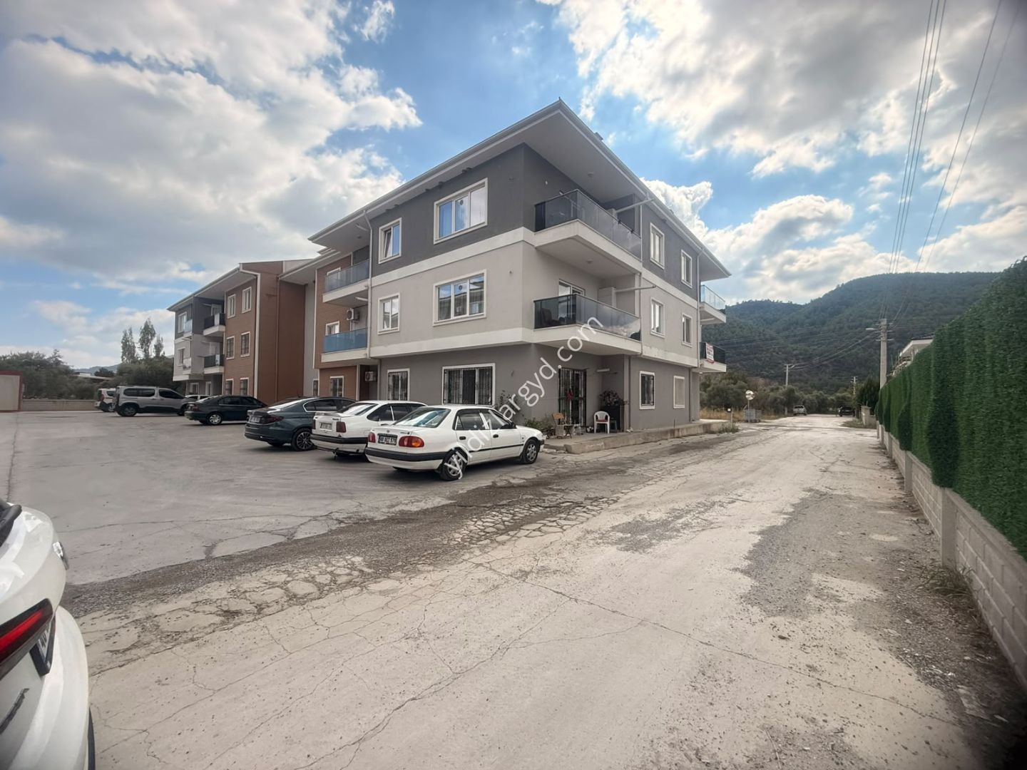 MUĞLA BAYIR MAH. SATILIK ASANSÖRLÜ 2+1 EBEVEYN BANYOLU DAİRE
