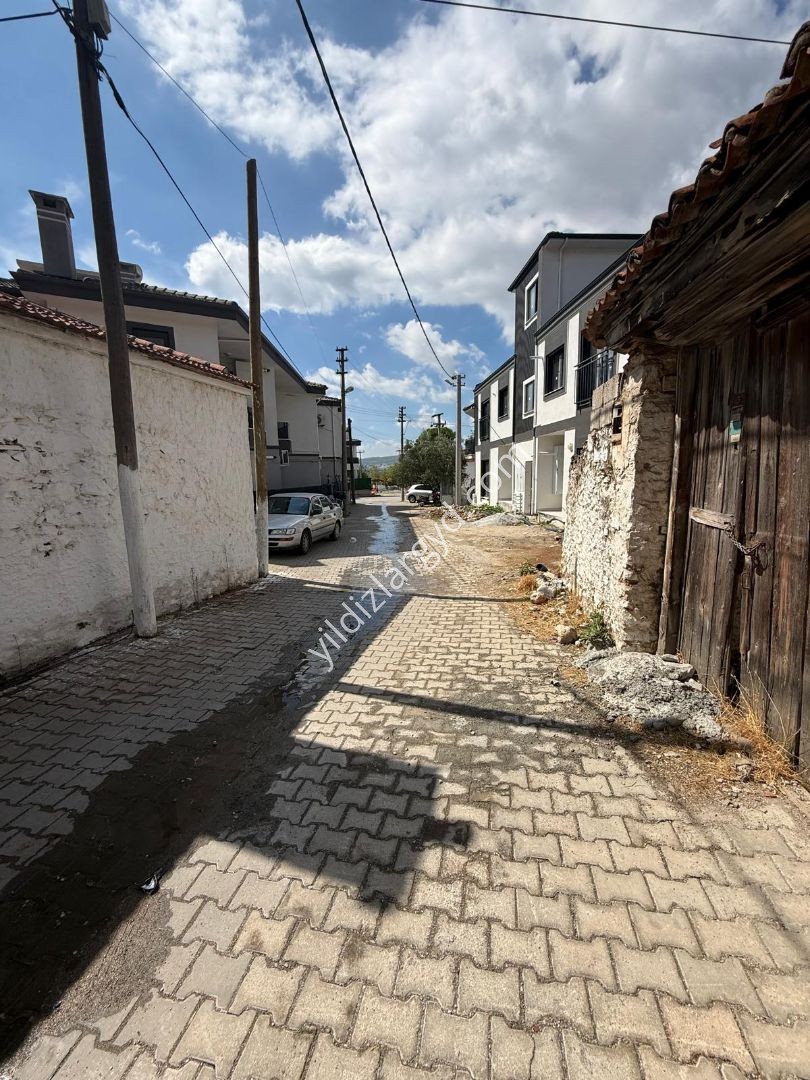 MUĞLA DÜĞEREK'TE MERKEZİ KONUMDA MÜSTAKİL 2 KATLI KÖYEVİ