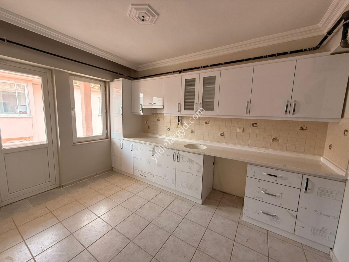 MUĞLA MUSLİHİTTİN MAH. KİRALIK 3+1 ASANSÖRLÜ 145 M² BAKIMLI