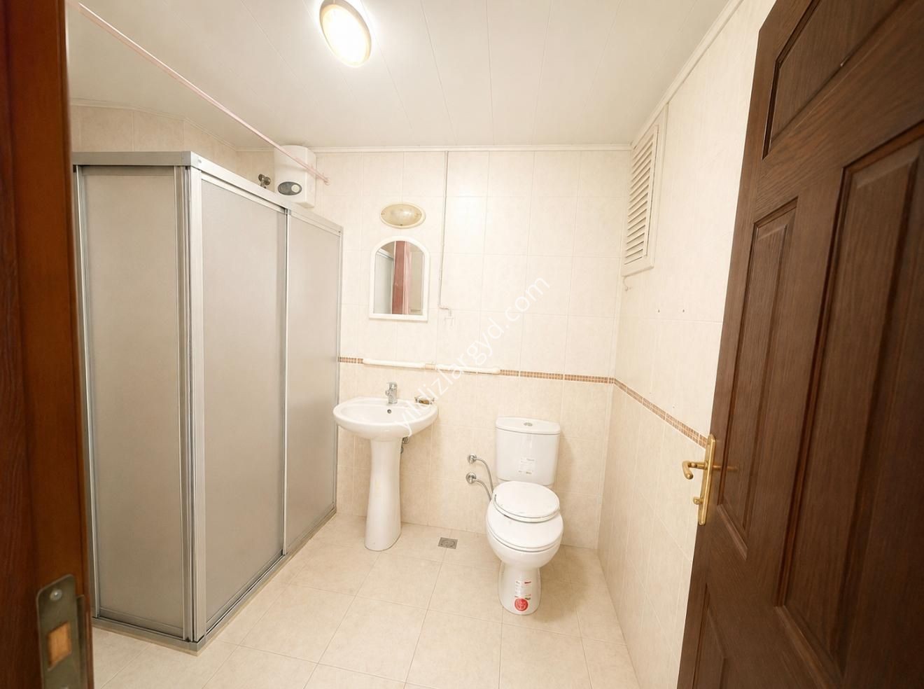 MUĞLA MUSLİHİTTİN MAH. KİRALIK 3+1 ASANSÖRLÜ 145 M² BAKIMLI
