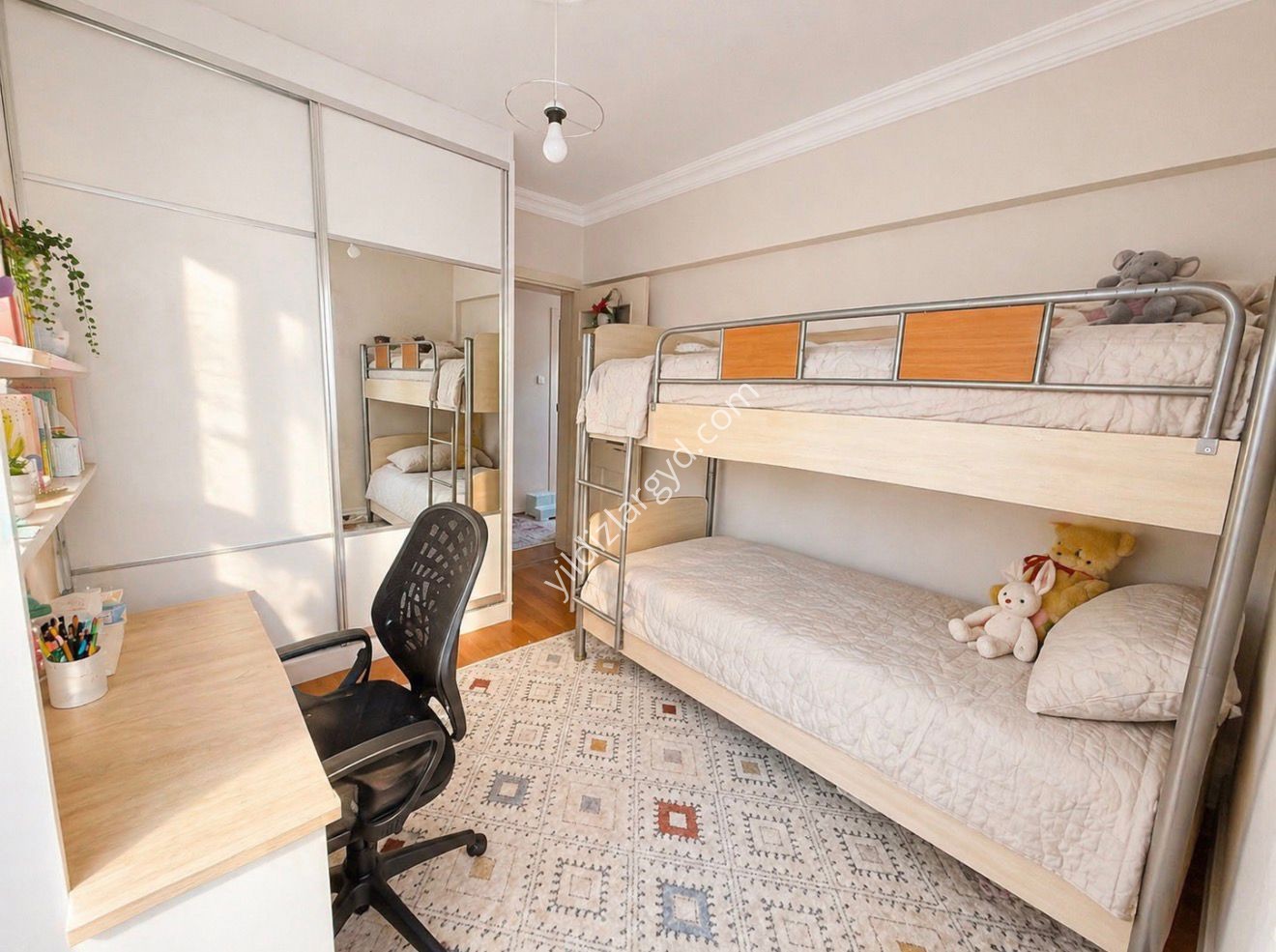 MUĞLA ORHANİYE'DE ŞEHRİN KALBİNDE KİRALIK 2+1 ARAKAT DAİRE