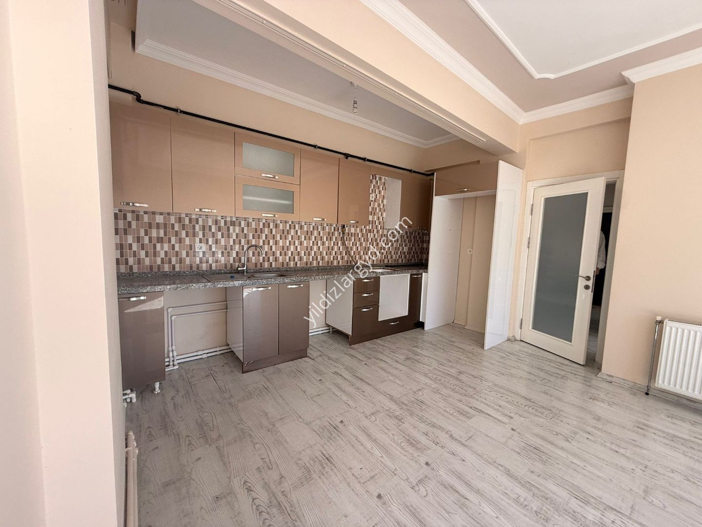 MUĞLA ULA AYAZKIYI MAHALLESİ’NDE SATILIK 2+1 DAİRE -AKYAKA'YA 15 DK