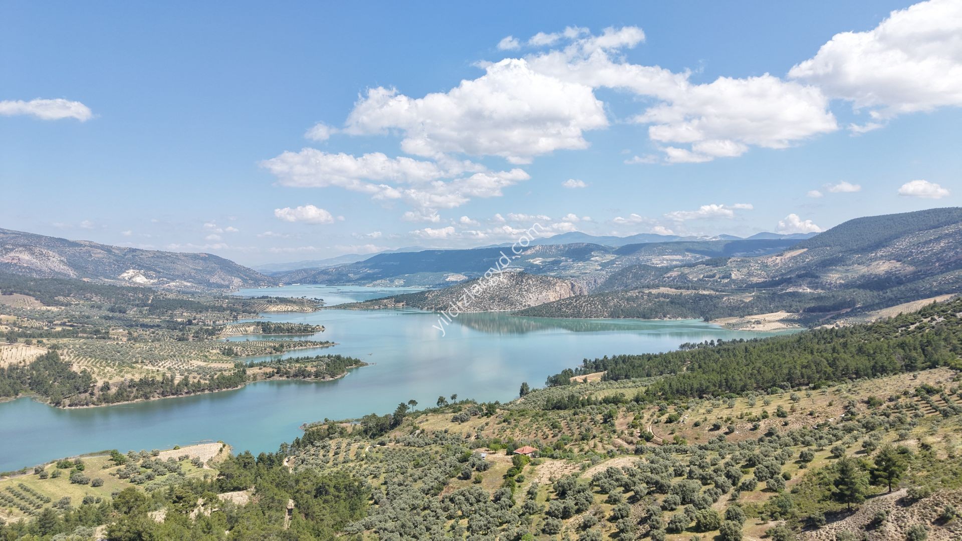 AYDIN BOZDOĞAN KEMER BARAJI MANZARALI 30.182M² TARLA VE KARGİR EV