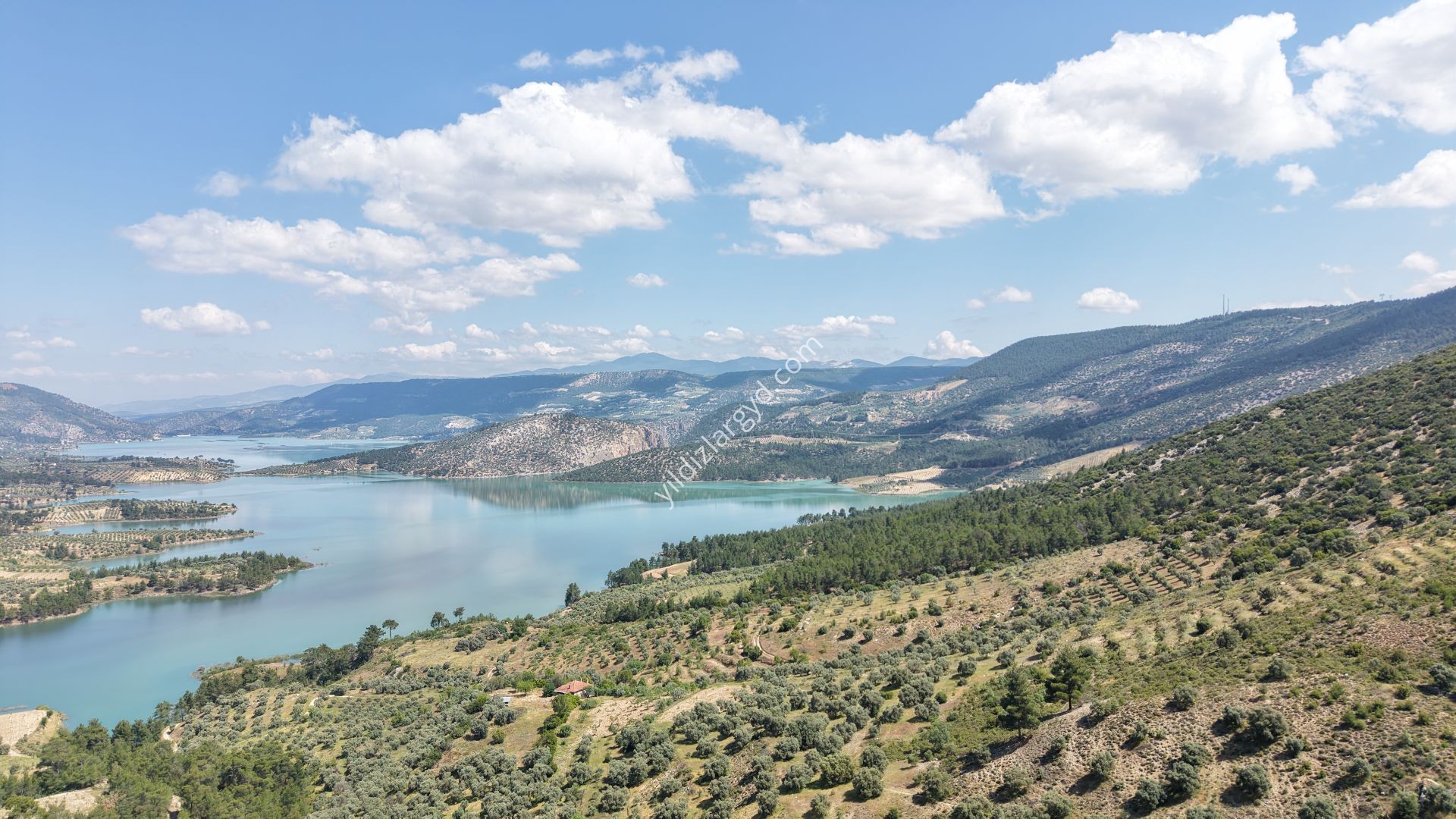 AYDIN BOZDOĞAN KEMER BARAJI MANZARALI 30.182M² TARLA VE KARGİR EV