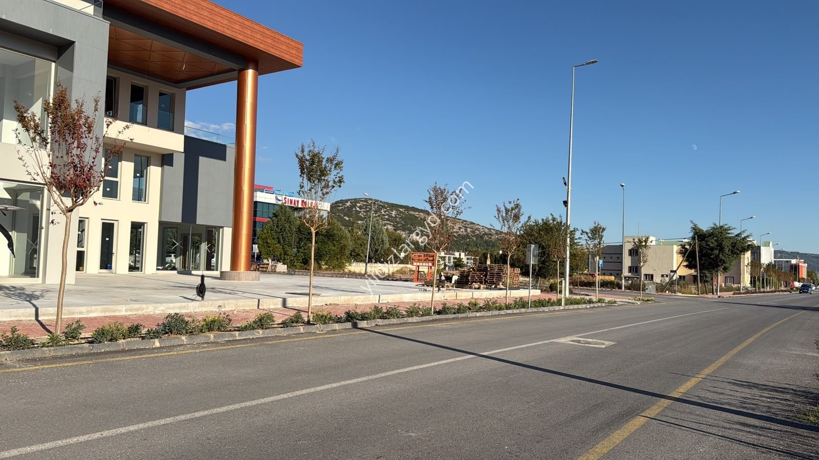 MUĞLA MENTEŞE EMİRBEYAZIT MAHALLESİ’NDE KİRALIK DÜKKÂN & İŞ YERİ