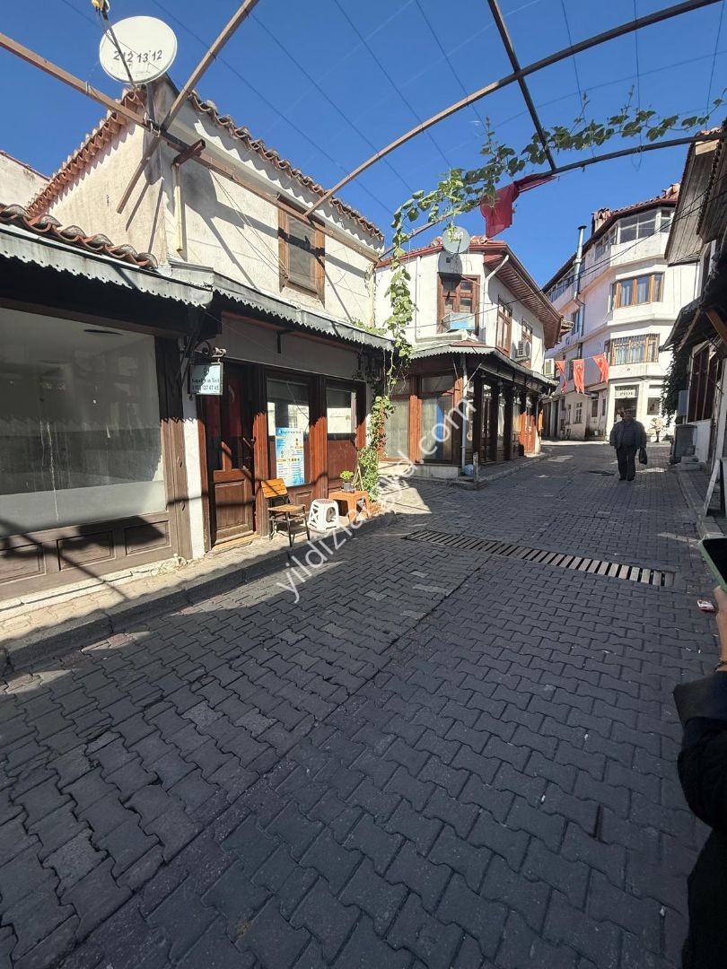 MUĞLA MENTEŞE TARİHÎ ARASTA’DA SATILIK DÜKKÂN